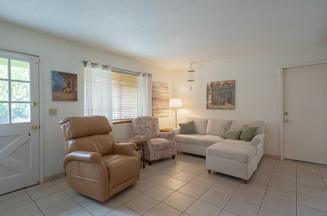 Detail Gallery Image 6 of 39 For 16566 Meridian Rd, Salinas,  CA 93907 - 2 Beds | 2 Baths