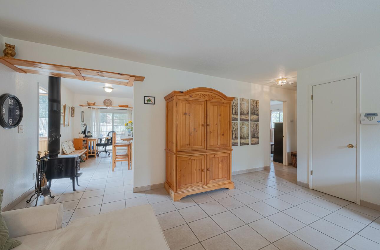 Detail Gallery Image 8 of 39 For 16566 Meridian Rd, Salinas,  CA 93907 - 2 Beds | 2 Baths