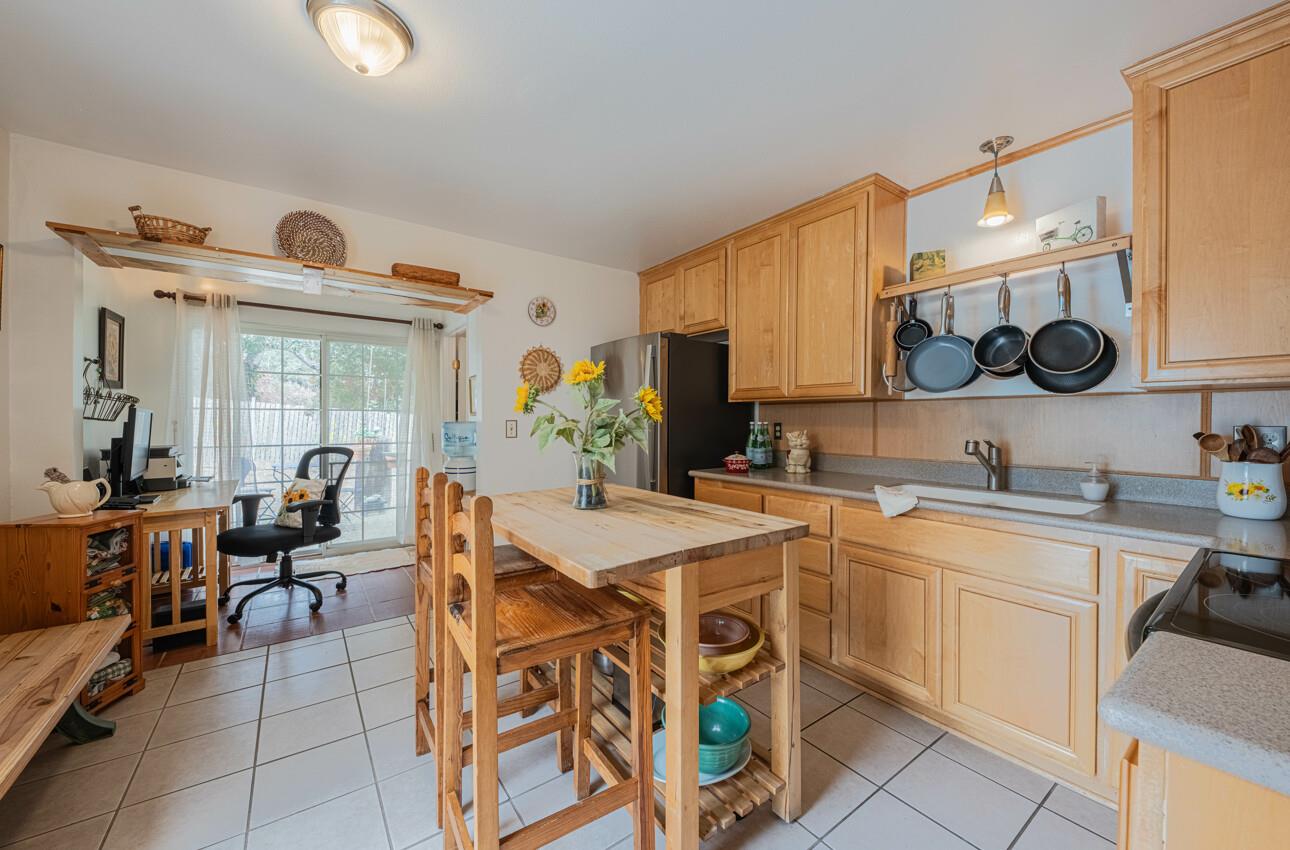 Detail Gallery Image 9 of 39 For 16566 Meridian Rd, Salinas,  CA 93907 - 2 Beds | 2 Baths