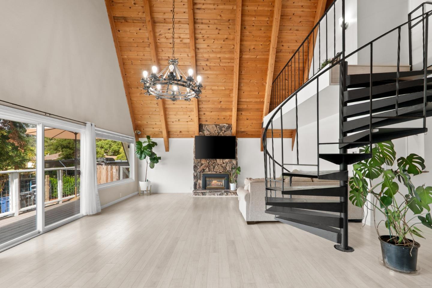 Detail Gallery Image 10 of 80 For 19125 Marjorie Rd, Salinas,  CA 93907 - 2 Beds | 2 Baths
