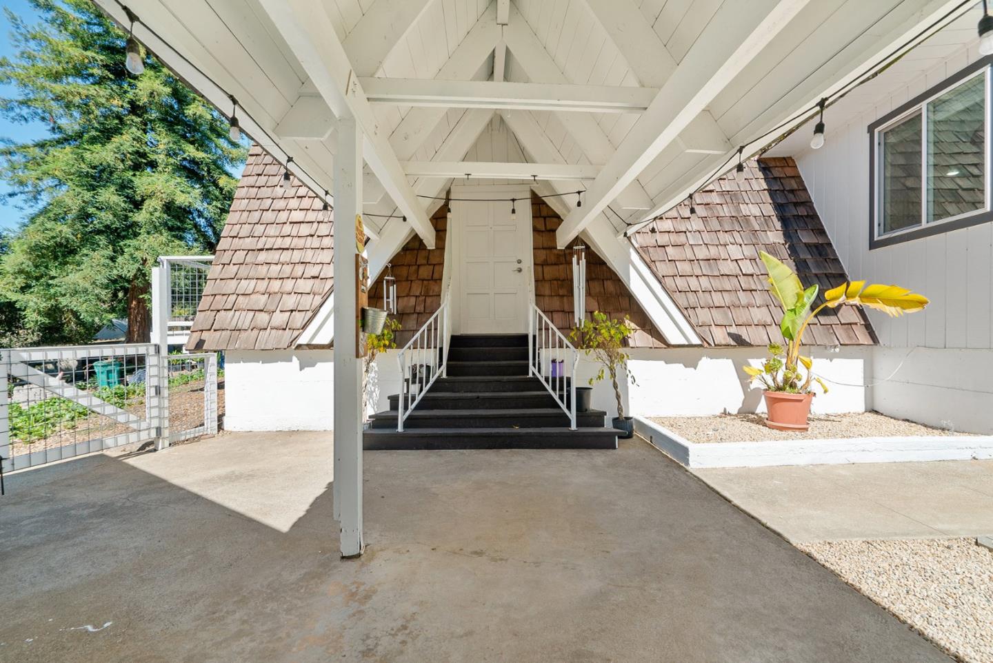 Detail Gallery Image 9 of 80 For 19125 Marjorie Rd, Salinas,  CA 93907 - 2 Beds | 2 Baths