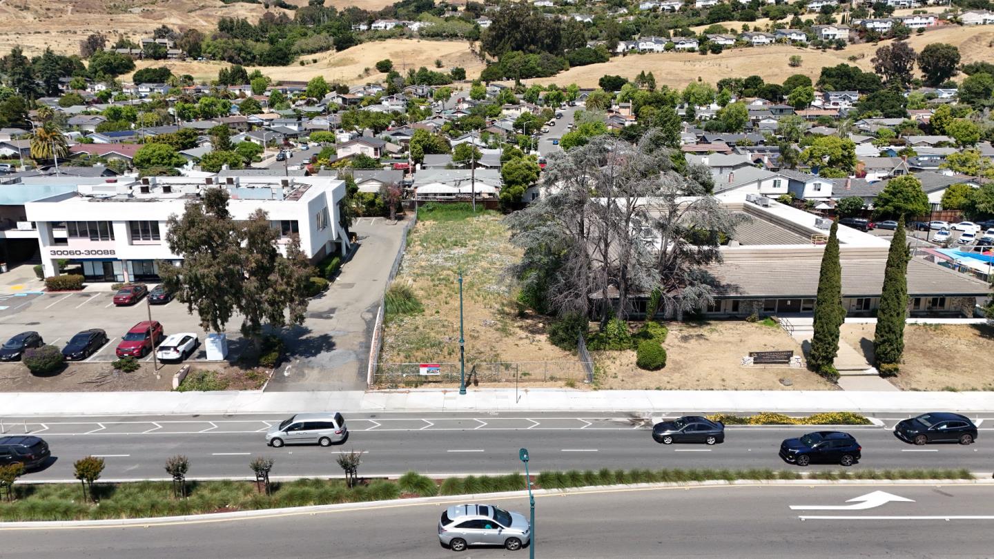 Detail Gallery Image 3 of 5 For 30090 Mission Blvd, Hayward,  CA 94544 - – Beds | – Baths