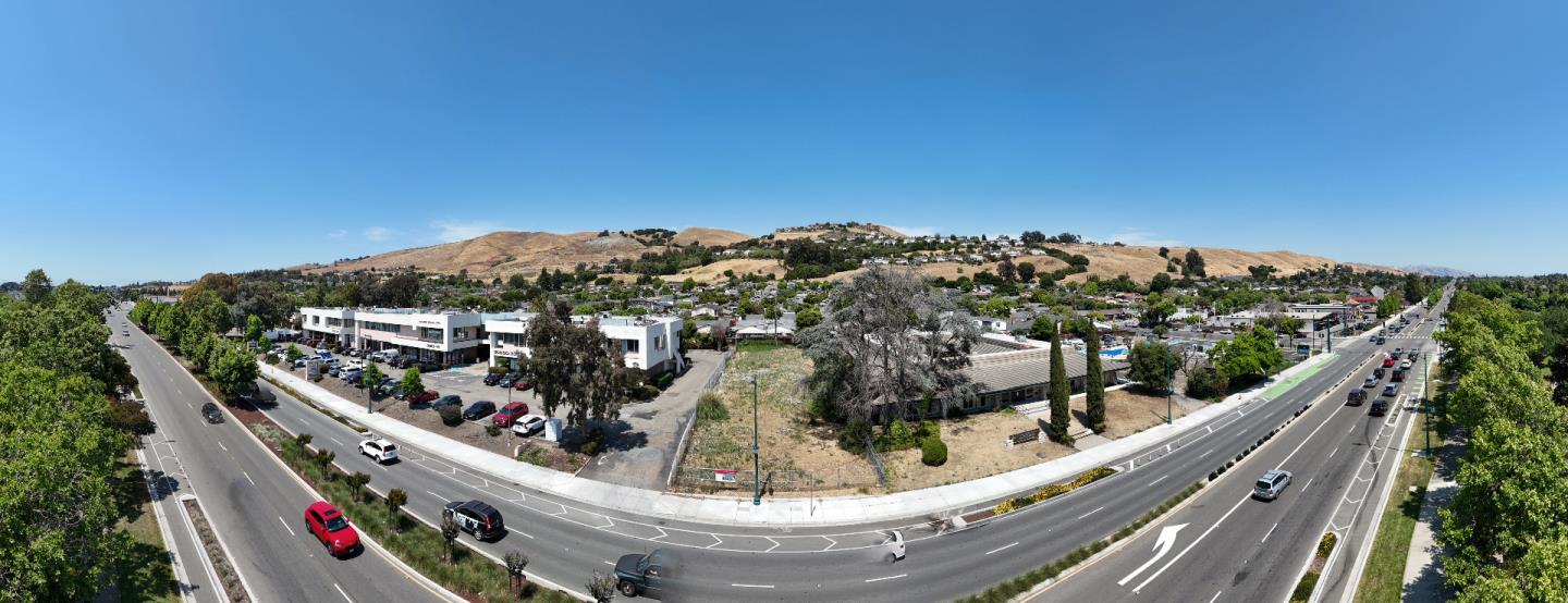 Detail Gallery Image 4 of 5 For 30090 Mission Blvd, Hayward,  CA 94544 - – Beds | – Baths