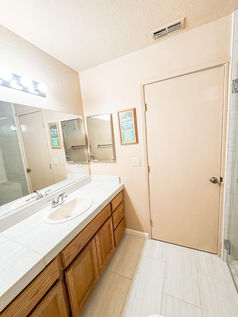 Detail Gallery Image 16 of 23 For 1046 Santa Barbara St, Los Banos,  CA 93635 - 3 Beds | 2 Baths