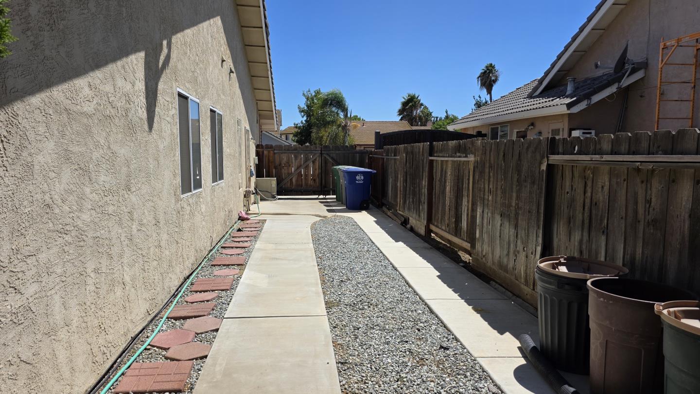 Detail Gallery Image 23 of 23 For 1046 Santa Barbara St, Los Banos,  CA 93635 - 3 Beds | 2 Baths