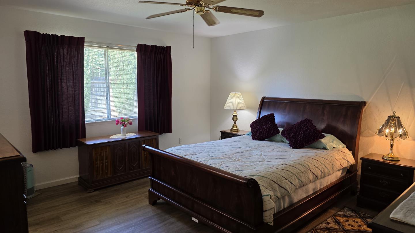 Detail Gallery Image 9 of 23 For 1046 Santa Barbara St, Los Banos,  CA 93635 - 3 Beds | 2 Baths