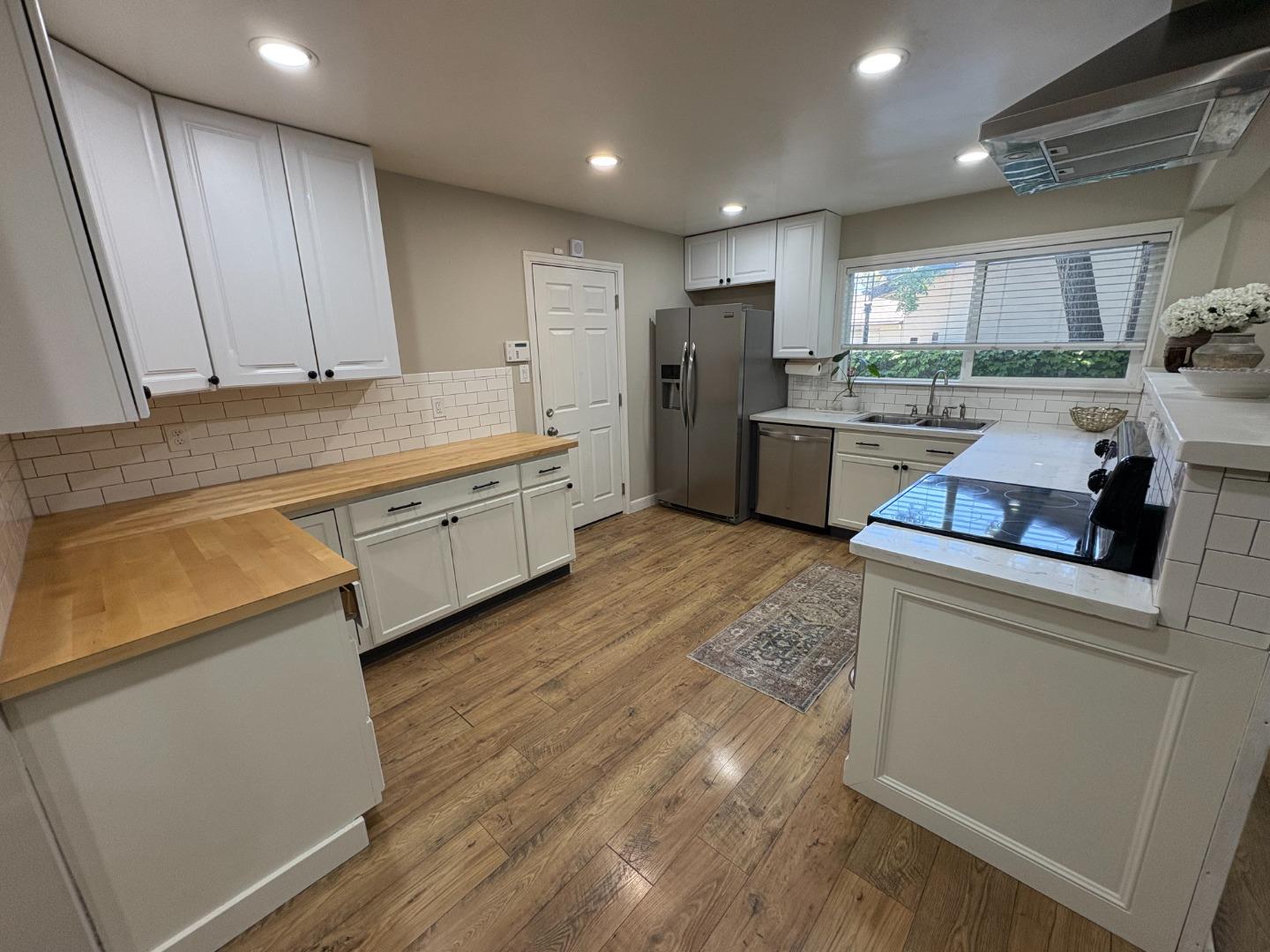 Detail Gallery Image 5 of 14 For 3425 Dormer Ave, Concord,  CA 94519 - 3 Beds | 2 Baths