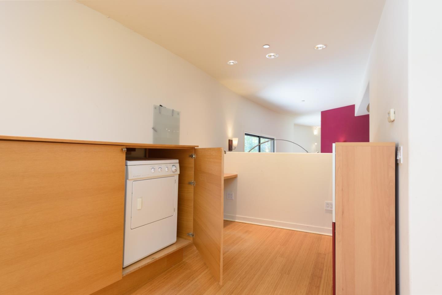 Detail Gallery Image 12 of 28 For 3527 Oak Knoll Dr, Redwood City,  CA 94062 - 2 Beds | 2/1 Baths