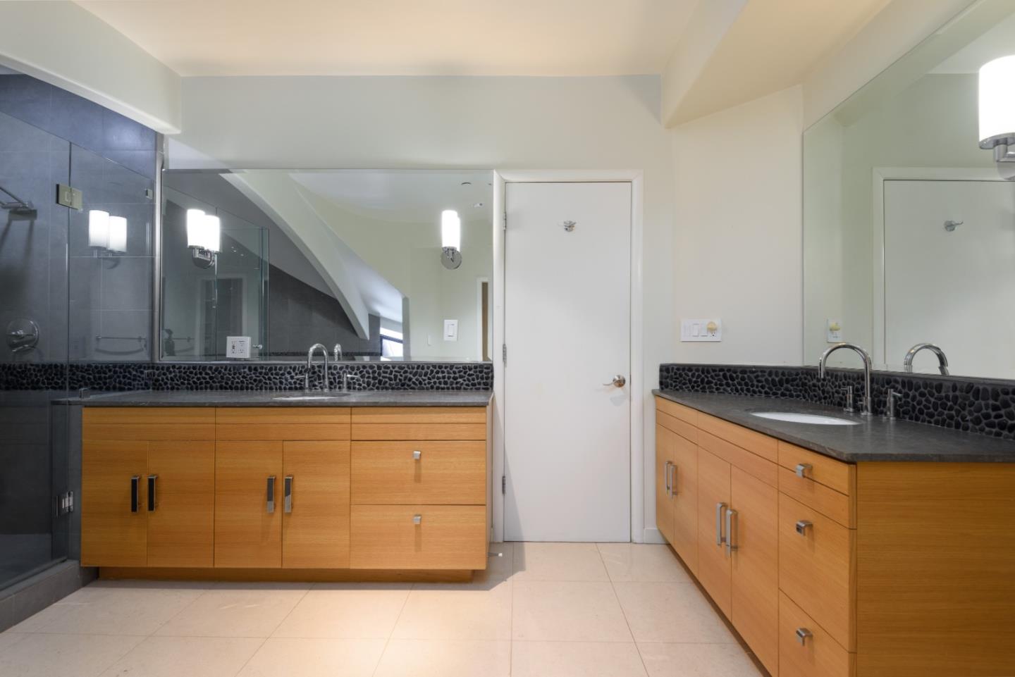 Detail Gallery Image 16 of 28 For 3527 Oak Knoll Dr, Redwood City,  CA 94062 - 2 Beds | 2/1 Baths