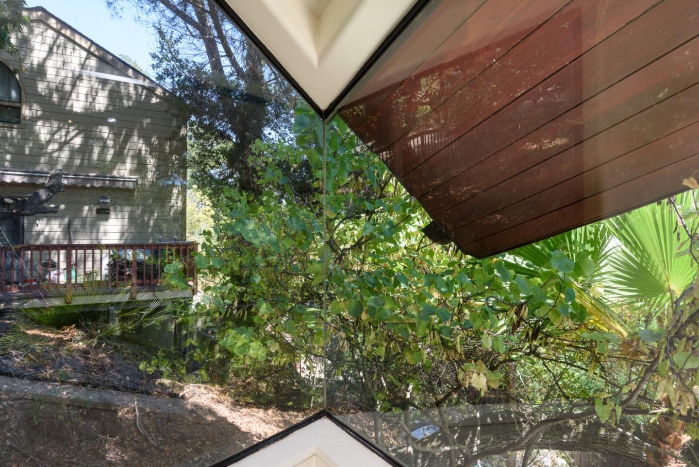 Detail Gallery Image 23 of 28 For 3527 Oak Knoll Dr, Redwood City,  CA 94062 - 2 Beds | 2/1 Baths