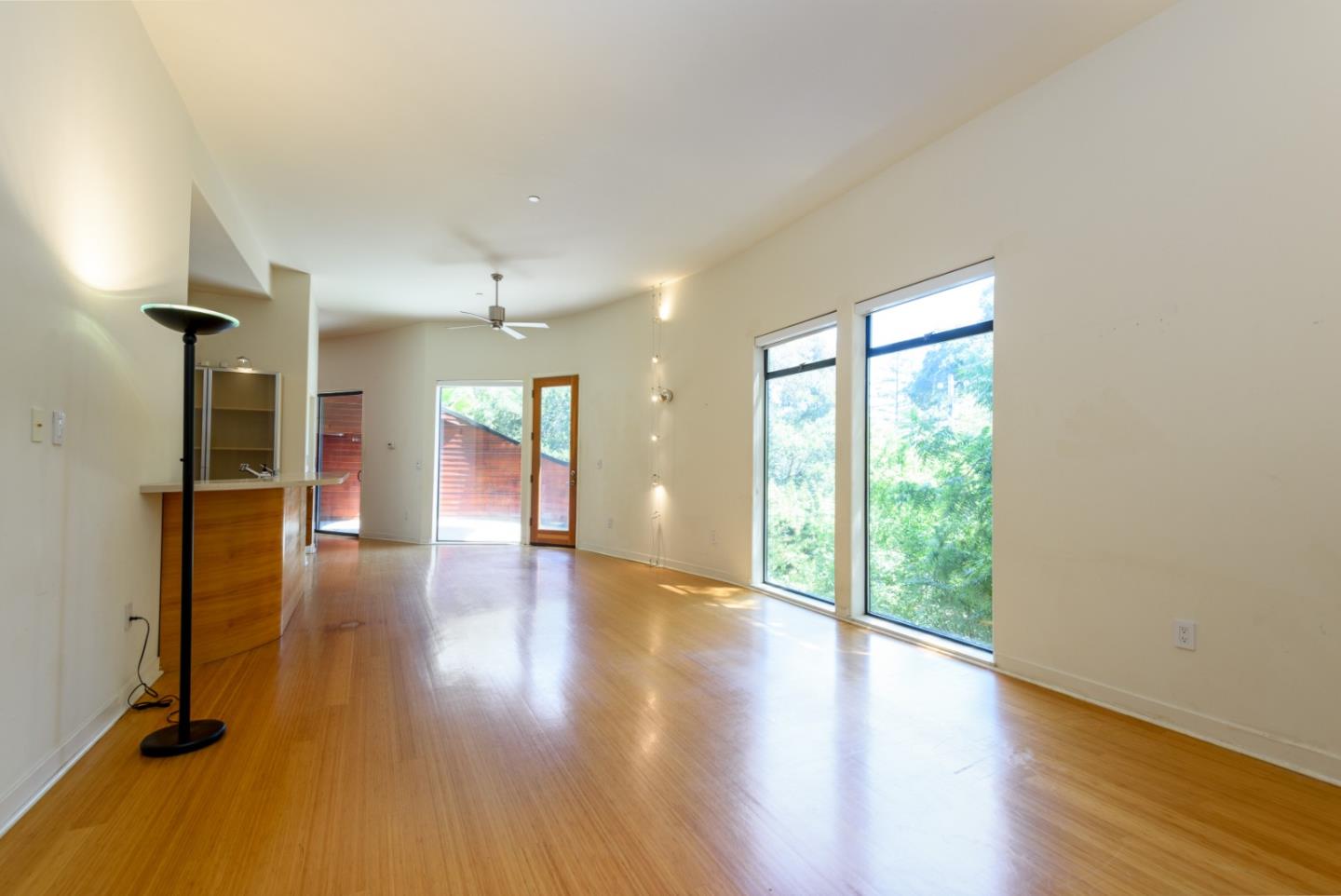 Detail Gallery Image 3 of 28 For 3527 Oak Knoll Dr, Redwood City,  CA 94062 - 2 Beds | 2/1 Baths