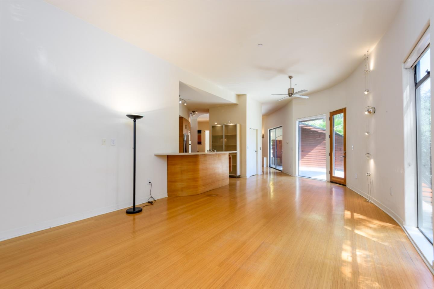 Detail Gallery Image 4 of 28 For 3527 Oak Knoll Dr, Redwood City,  CA 94062 - 2 Beds | 2/1 Baths