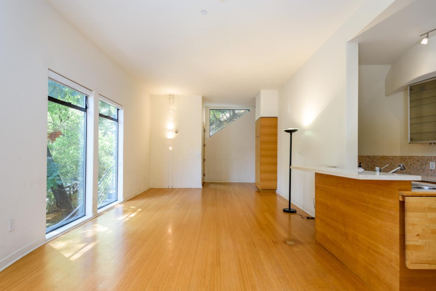 Detail Gallery Image 5 of 28 For 3527 Oak Knoll Dr, Redwood City,  CA 94062 - 2 Beds | 2/1 Baths