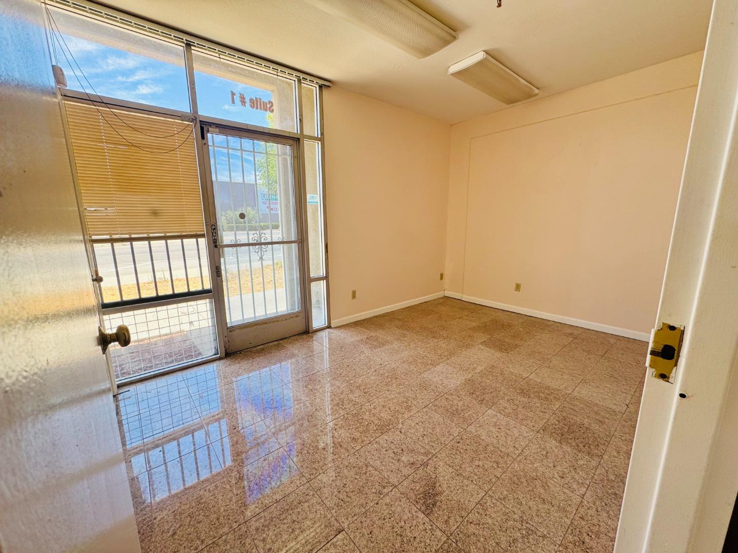 Detail Gallery Image 3 of 6 For 2114 Senter Rd #1,  San Jose,  CA 95112 - – Beds | – Baths