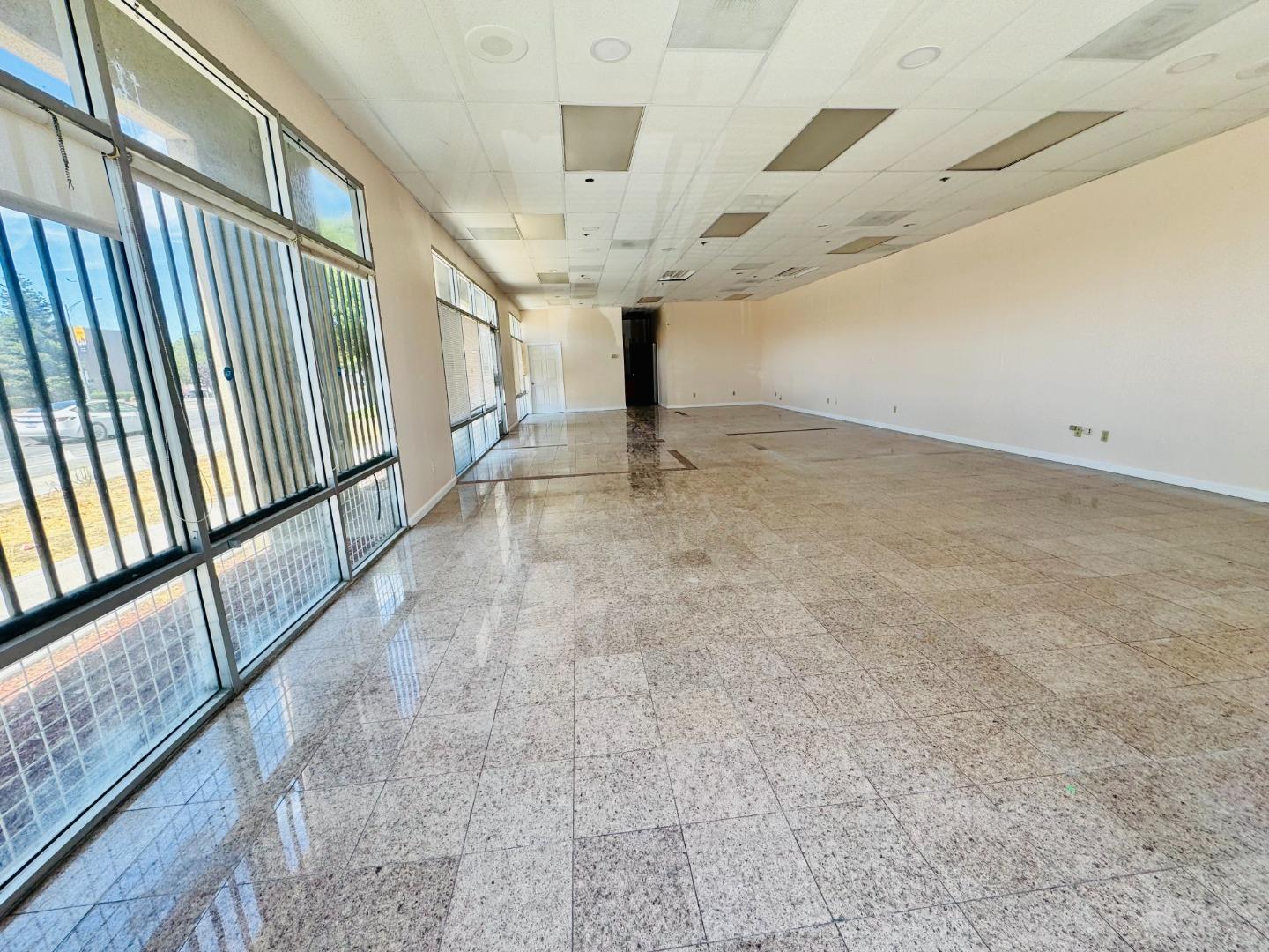 Detail Gallery Image 5 of 6 For 2114 Senter Rd #1,  San Jose,  CA 95112 - – Beds | – Baths
