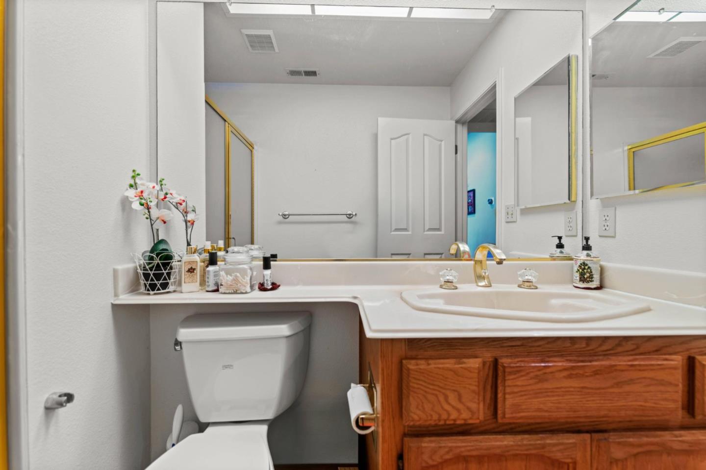 Detail Gallery Image 32 of 66 For 70 Meadowland Dr, Milpitas,  CA 95035 - 5 Beds | 3 Baths