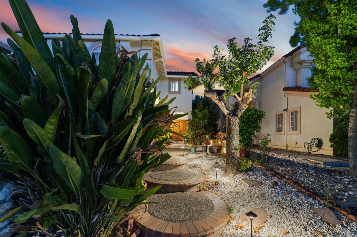 Detail Gallery Image 6 of 66 For 70 Meadowland Dr, Milpitas,  CA 95035 - 5 Beds | 3 Baths