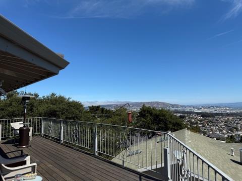 Detail Gallery Image 13 of 27 For 1029 Vista Grande, Millbrae,  CA 94030 - 5 Beds | 3 Baths