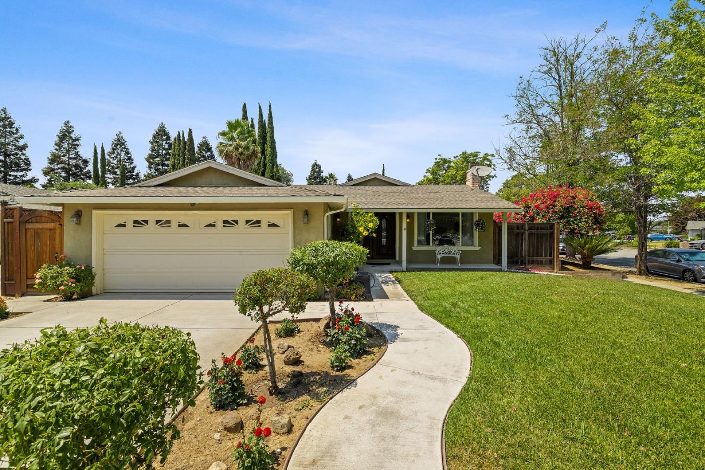 Detail Gallery Image 2 of 40 For 5301 Olstad Ct, San Jose,  CA 95111 - 3 Beds | 2 Baths