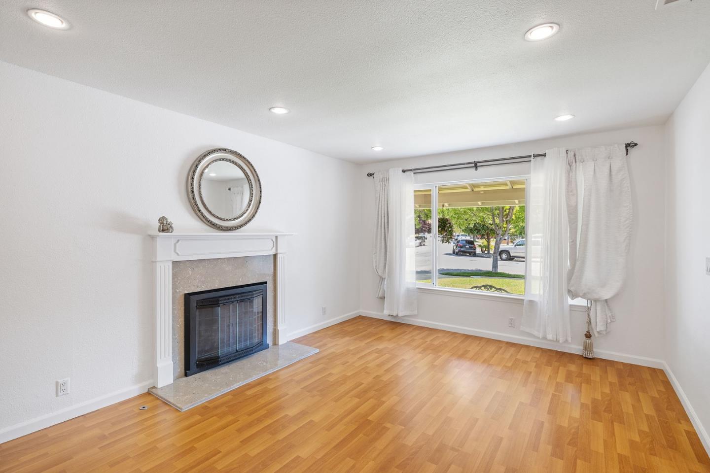 Detail Gallery Image 7 of 40 For 5301 Olstad Ct, San Jose,  CA 95111 - 3 Beds | 2 Baths