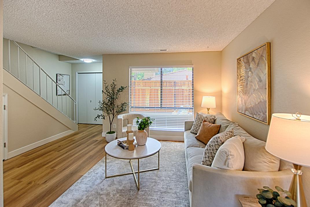 Detail Gallery Image 10 of 27 For 168 Peach Ter, Santa Cruz,  CA 95060 - 2 Beds | 1/1 Baths