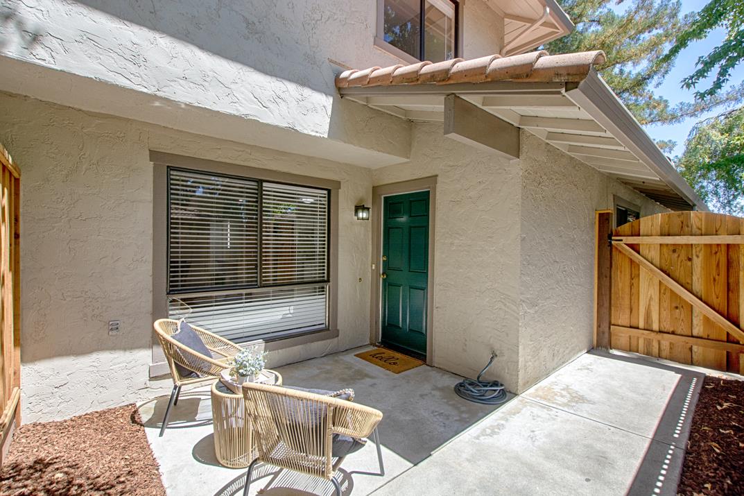Detail Gallery Image 12 of 27 For 168 Peach Ter, Santa Cruz,  CA 95060 - 2 Beds | 1/1 Baths