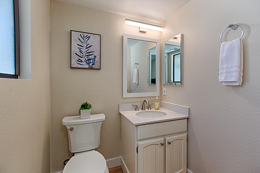 Detail Gallery Image 14 of 27 For 168 Peach Ter, Santa Cruz,  CA 95060 - 2 Beds | 1/1 Baths
