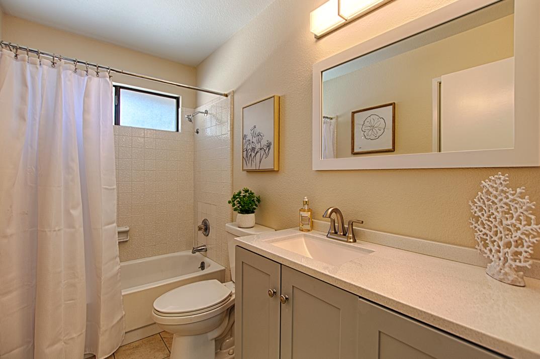 Detail Gallery Image 17 of 27 For 168 Peach Ter, Santa Cruz,  CA 95060 - 2 Beds | 1/1 Baths