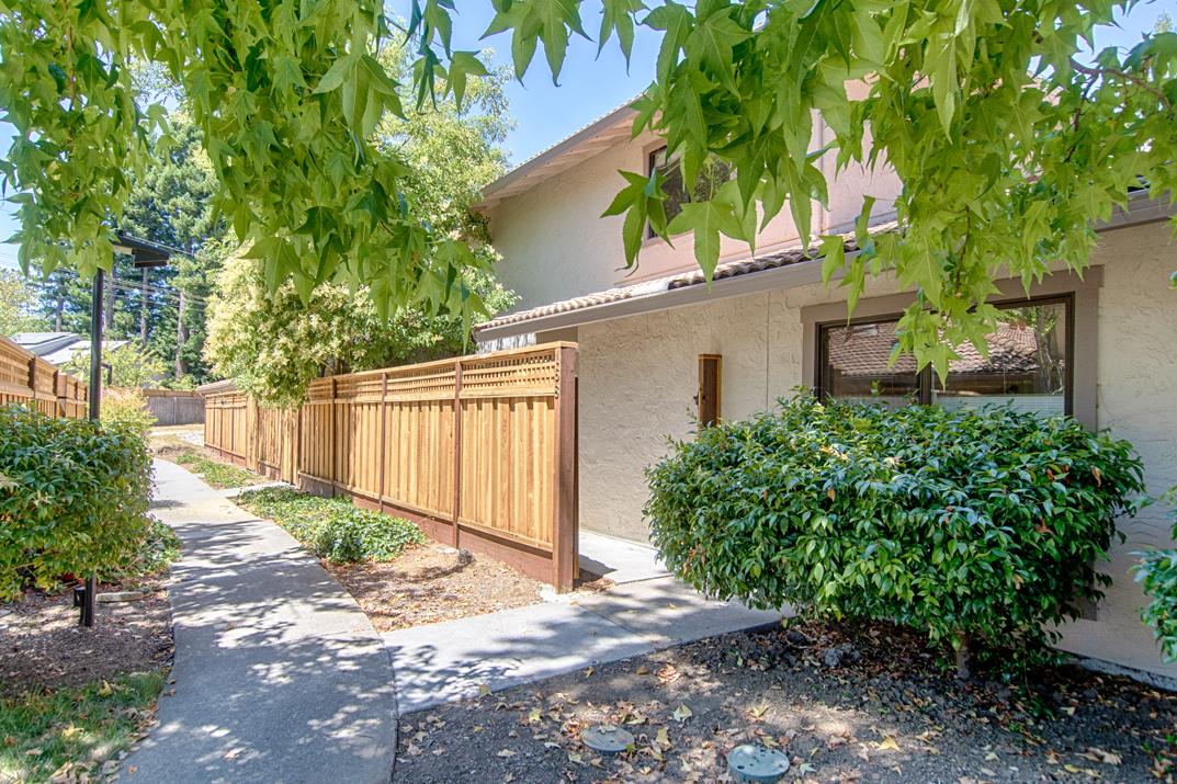 Detail Gallery Image 18 of 27 For 168 Peach Ter, Santa Cruz,  CA 95060 - 2 Beds | 1/1 Baths