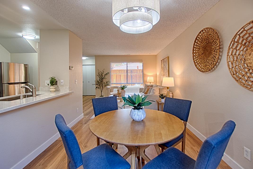 Detail Gallery Image 8 of 27 For 168 Peach Ter, Santa Cruz,  CA 95060 - 2 Beds | 1/1 Baths