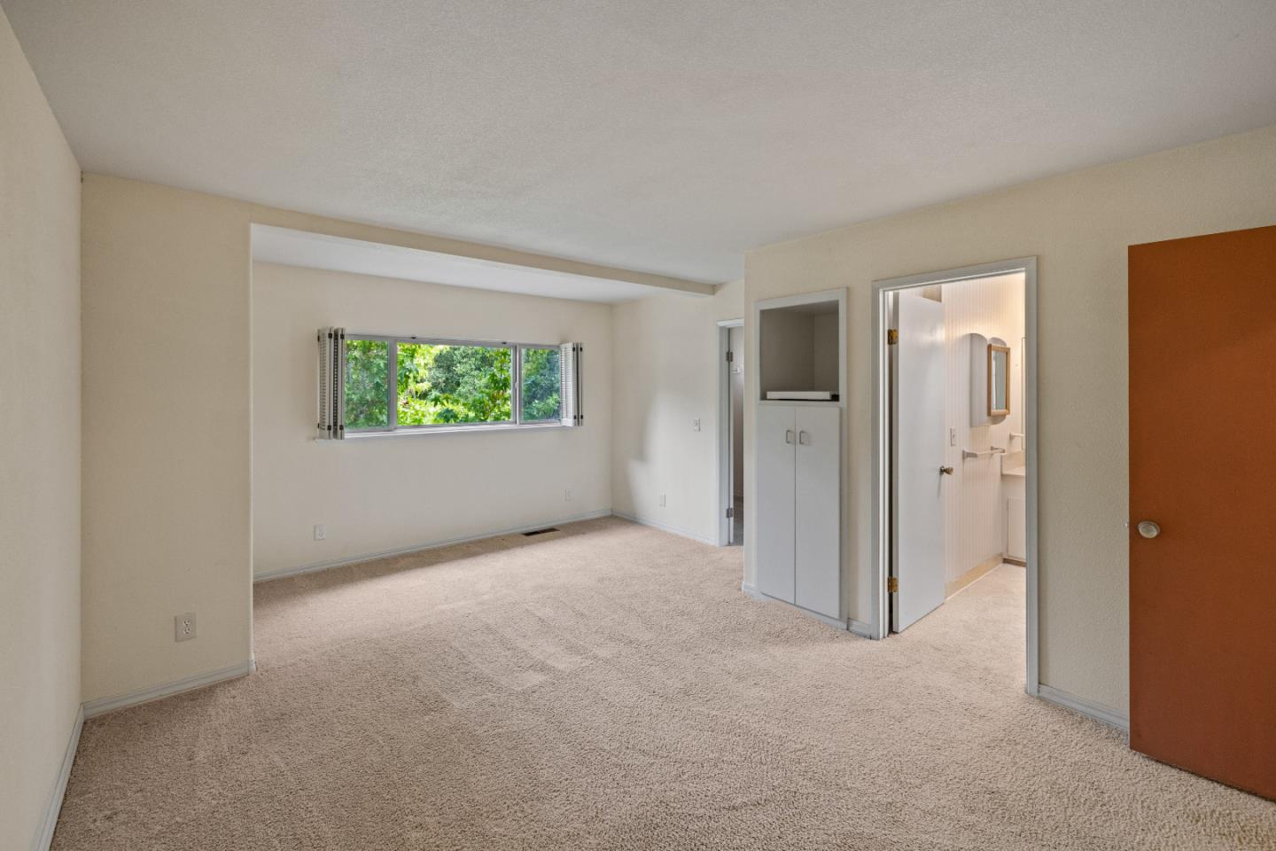 Detail Gallery Image 10 of 31 For 1151 Arrowhead Rd, Pebble Beach,  CA 93953 - 3 Beds | 2 Baths