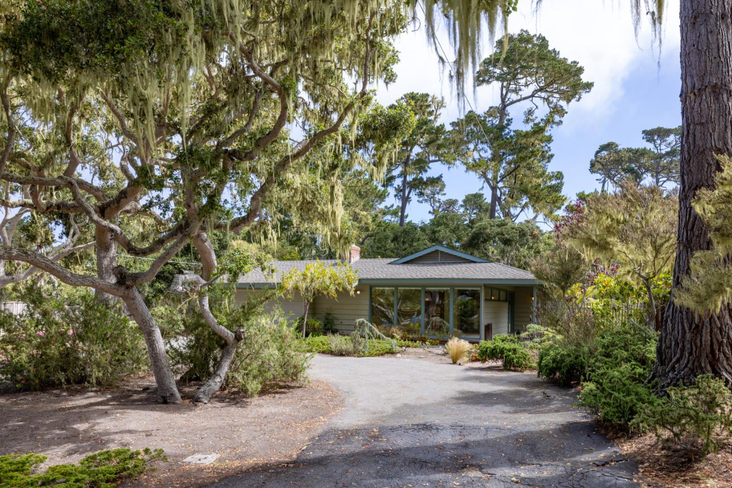 Detail Gallery Image 27 of 31 For 1151 Arrowhead Rd, Pebble Beach,  CA 93953 - 3 Beds | 2 Baths