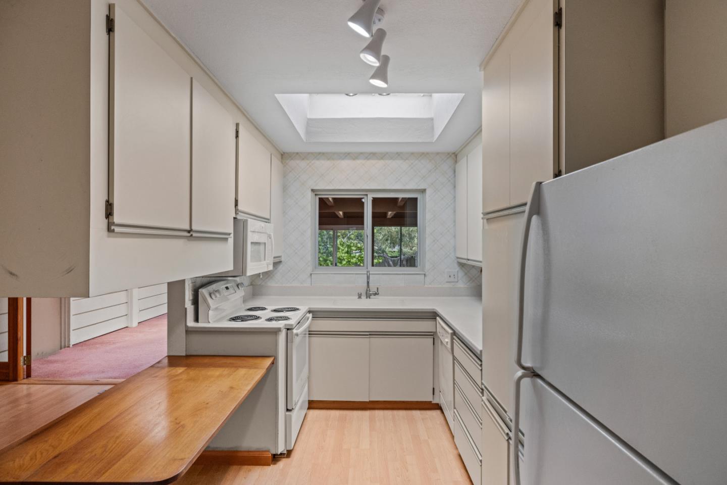 Detail Gallery Image 7 of 31 For 1151 Arrowhead Rd, Pebble Beach,  CA 93953 - 3 Beds | 2 Baths