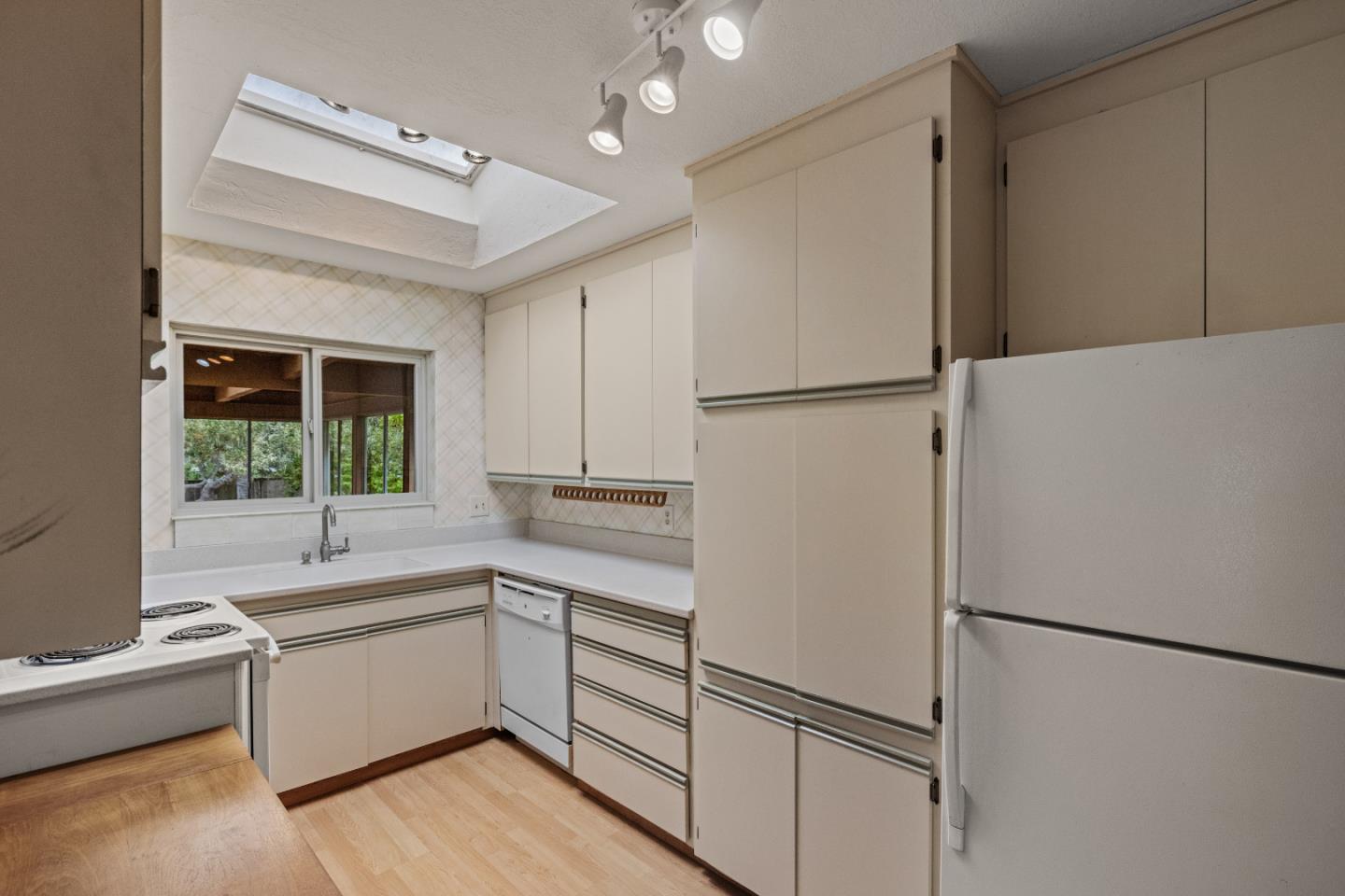 Detail Gallery Image 8 of 31 For 1151 Arrowhead Rd, Pebble Beach,  CA 93953 - 3 Beds | 2 Baths