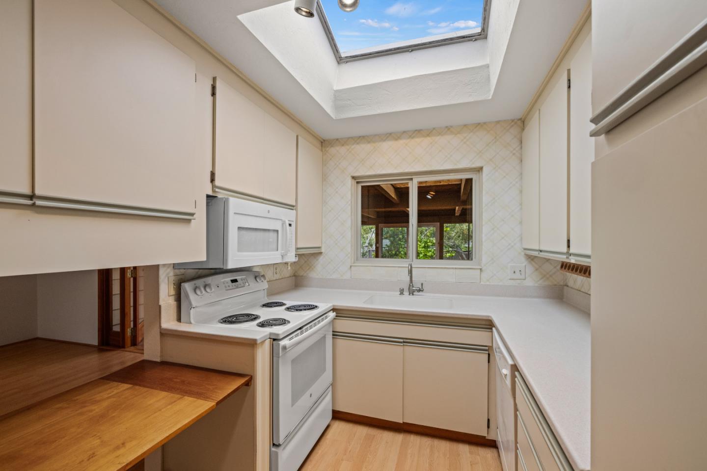 Detail Gallery Image 9 of 31 For 1151 Arrowhead Rd, Pebble Beach,  CA 93953 - 3 Beds | 2 Baths