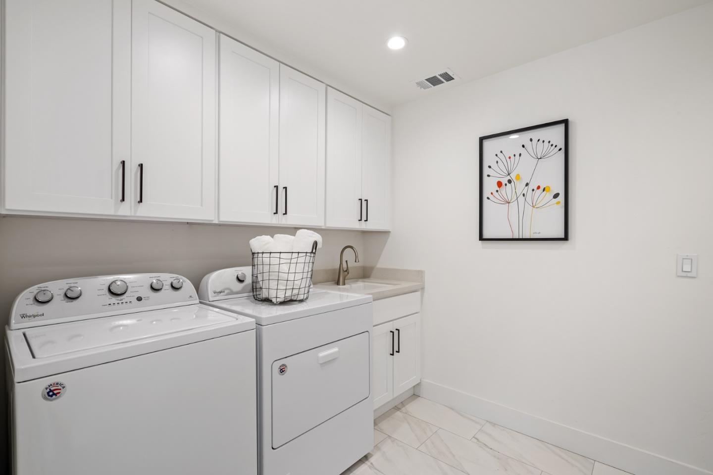 Detail Gallery Image 6 of 20 For 1642 Anamor St, Redwood City,  CA 94061 - 4 Beds | 2/1 Baths