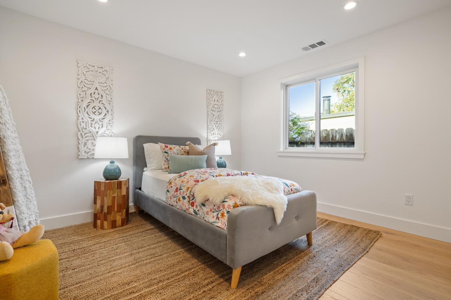 Detail Gallery Image 9 of 20 For 1642 Anamor St, Redwood City,  CA 94061 - 4 Beds | 2/1 Baths