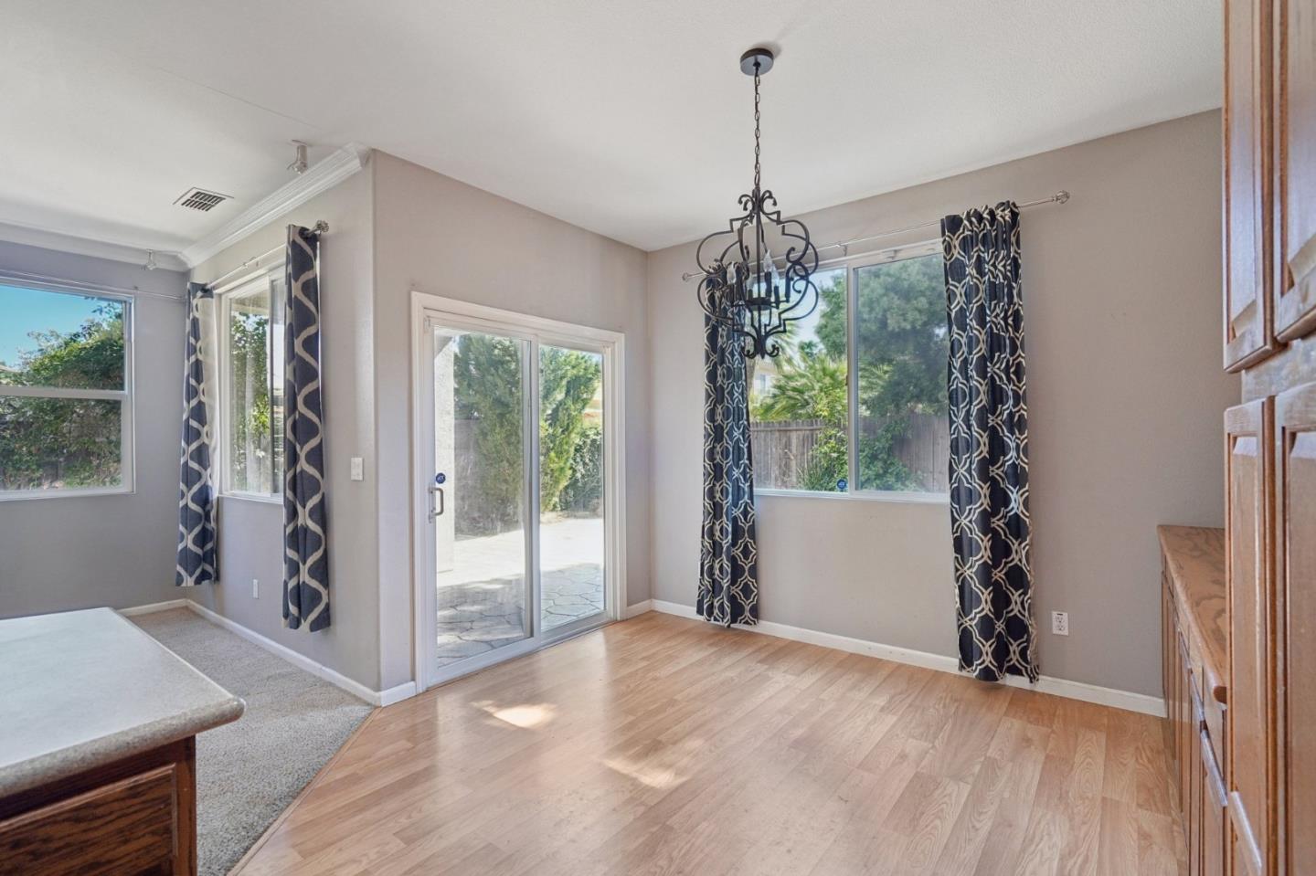 Detail Gallery Image 11 of 28 For 1709 Jessica Ln, Roseville,  CA 95747 - 3 Beds | 2 Baths