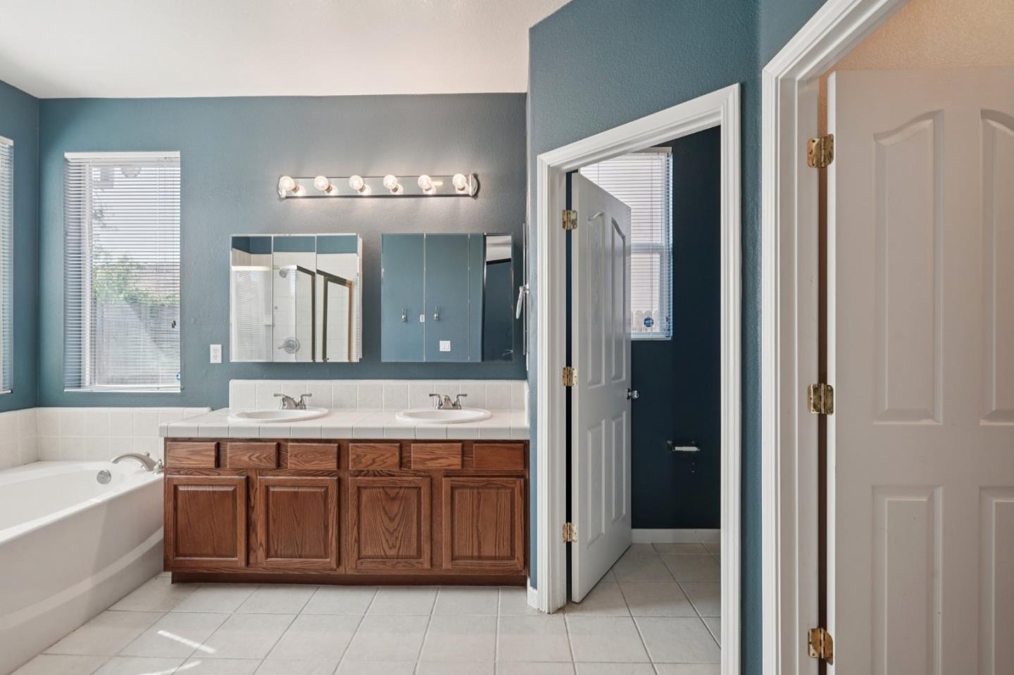 Detail Gallery Image 18 of 28 For 1709 Jessica Ln, Roseville,  CA 95747 - 3 Beds | 2 Baths