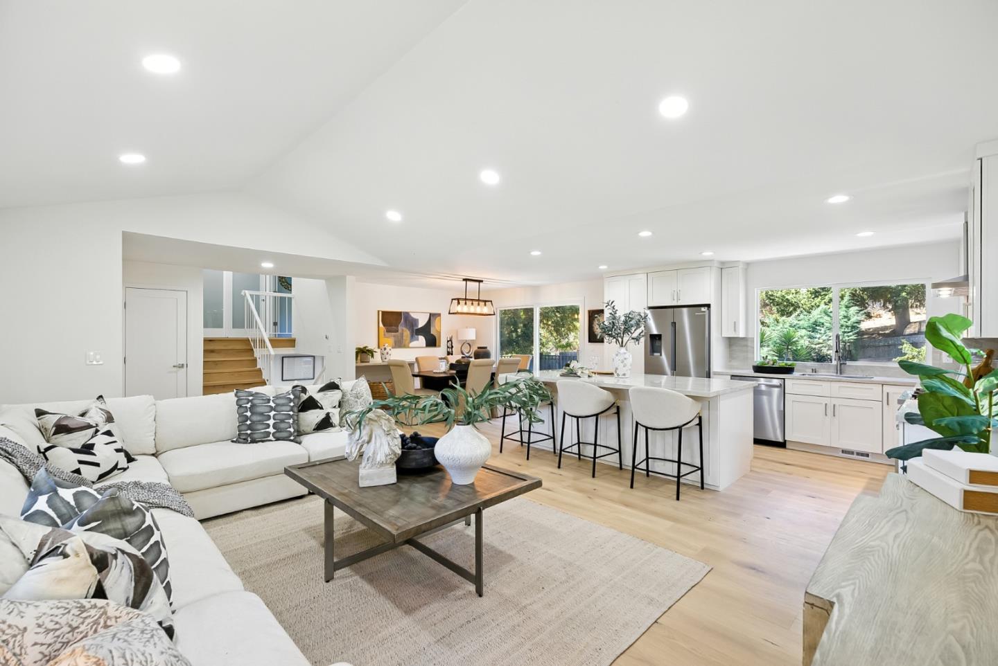 Detail Gallery Image 13 of 49 For 1426 Montego Dr, San Jose,  CA 95120 - 4 Beds | 2/1 Baths