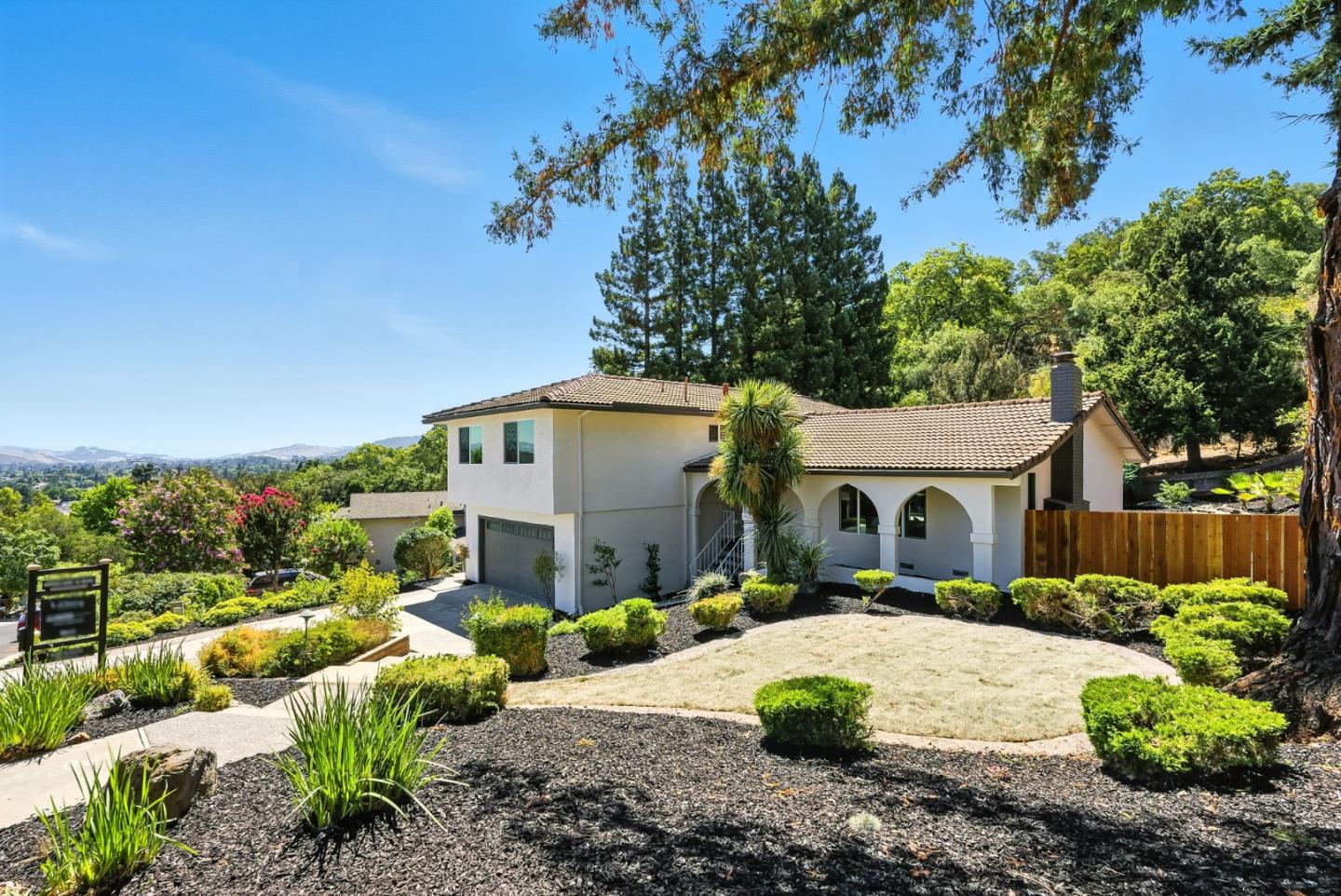Detail Gallery Image 3 of 49 For 1426 Montego Dr, San Jose,  CA 95120 - 4 Beds | 2/1 Baths