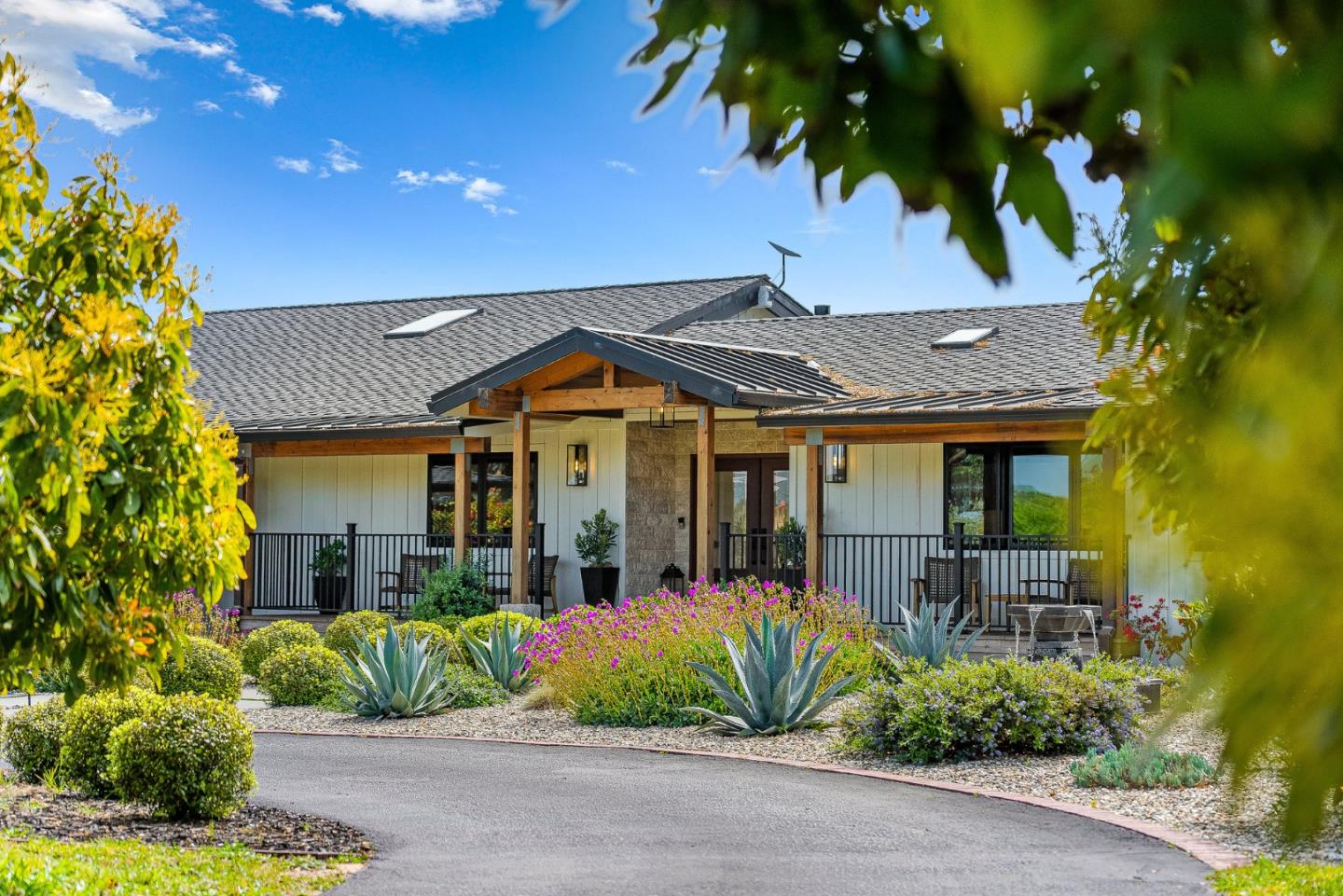 Detail Gallery Image 4 of 99 For 145 Coy Dr, La Selva Beach,  CA 95076 - 4 Beds | 3/1 Baths