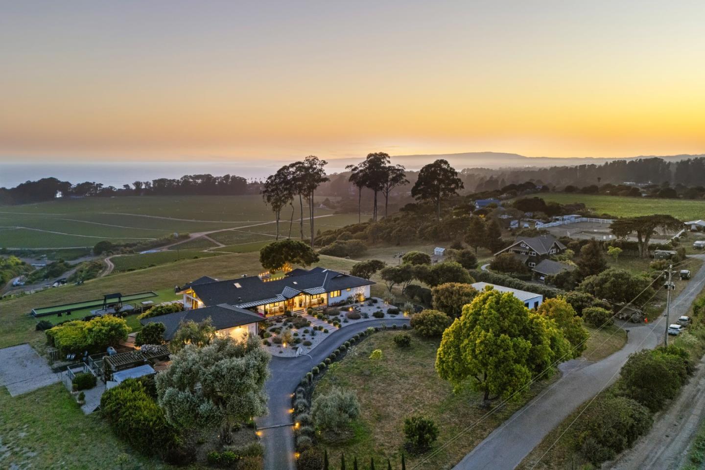 Detail Gallery Image 79 of 99 For 145 Coy Dr, La Selva Beach,  CA 95076 - 4 Beds | 3/1 Baths