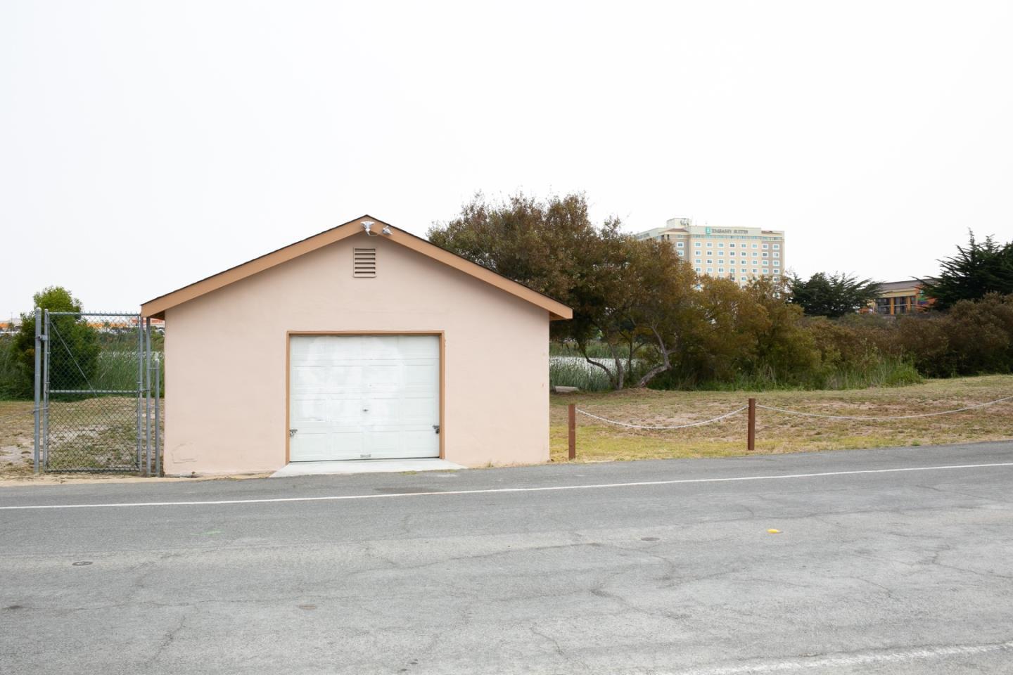 Detail Gallery Image 7 of 16 For 208 Roberts Ave, Seaside,  CA 93955 - – Beds | – Baths