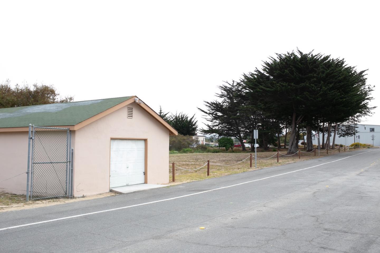 Detail Gallery Image 8 of 16 For 208 Roberts Ave, Seaside,  CA 93955 - – Beds | – Baths