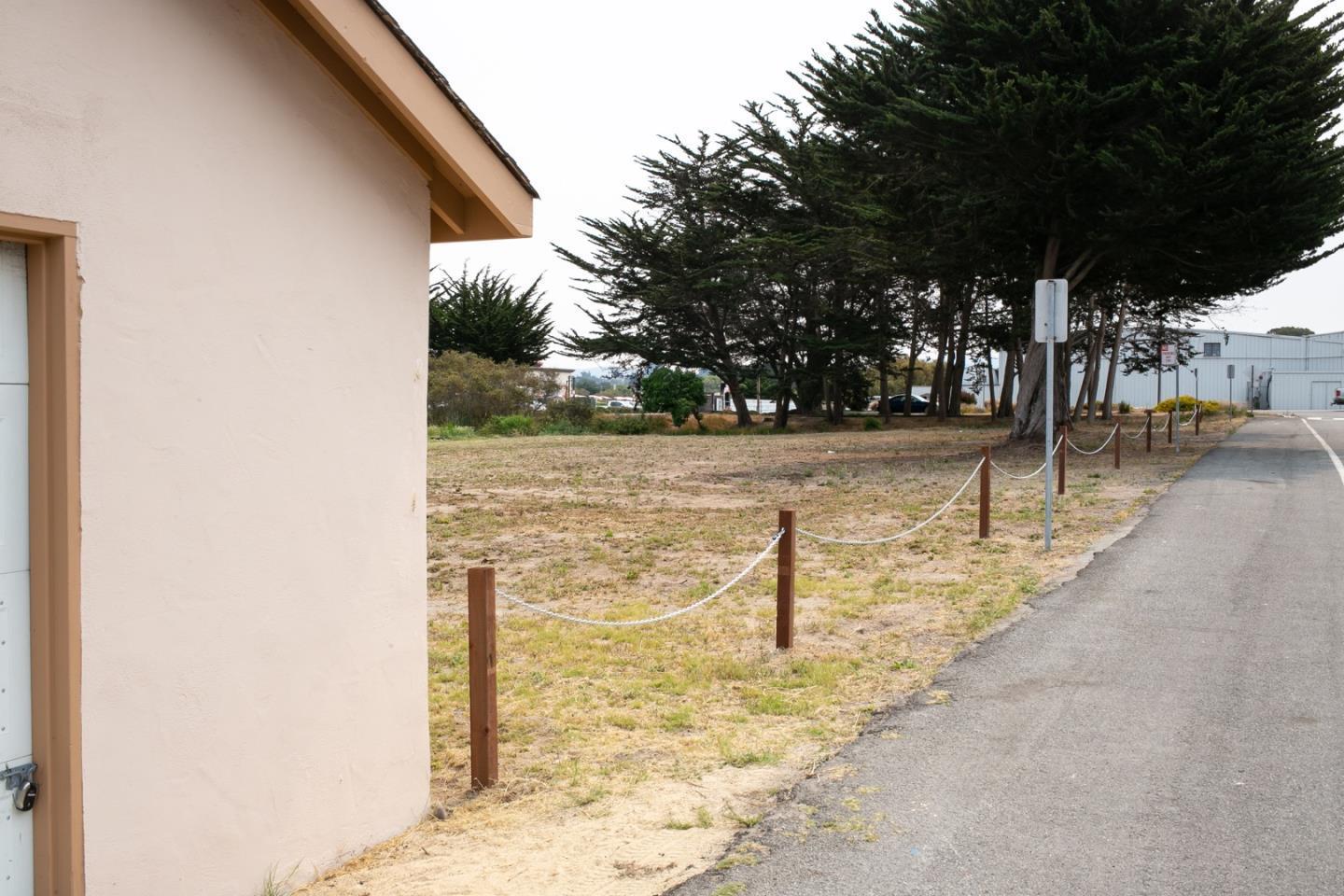Detail Gallery Image 9 of 16 For 208 Roberts Ave, Seaside,  CA 93955 - – Beds | – Baths