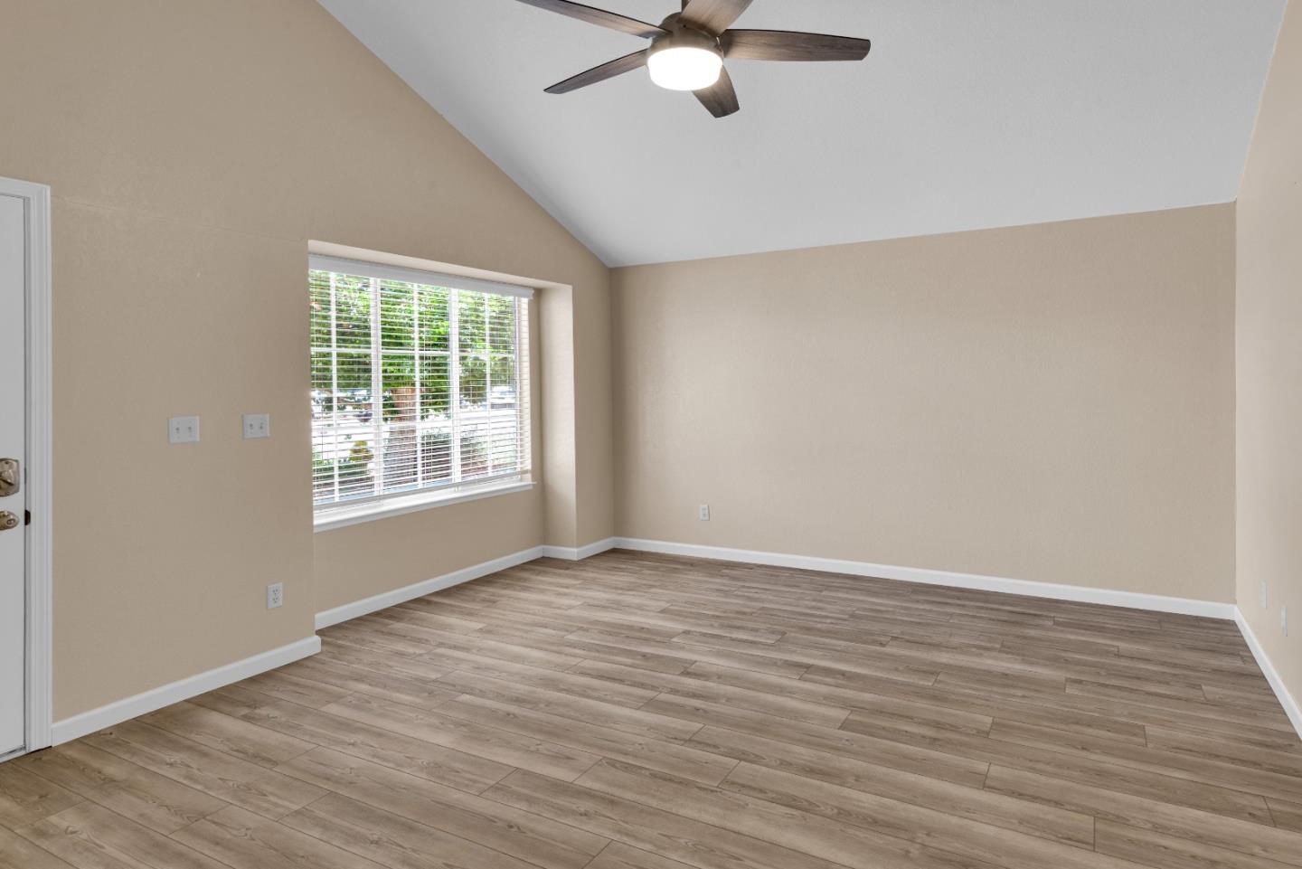 Detail Gallery Image 4 of 26 For 309 Windsor Ct, King City,  CA 93930 - 3 Beds | 2 Baths