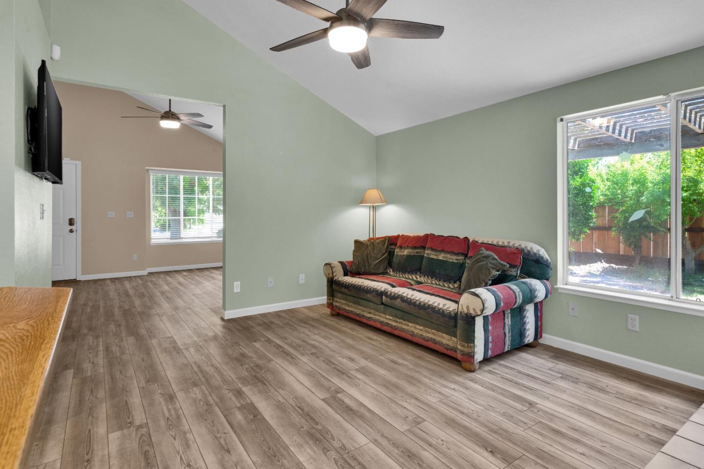 Detail Gallery Image 7 of 26 For 309 Windsor Ct, King City,  CA 93930 - 3 Beds | 2 Baths