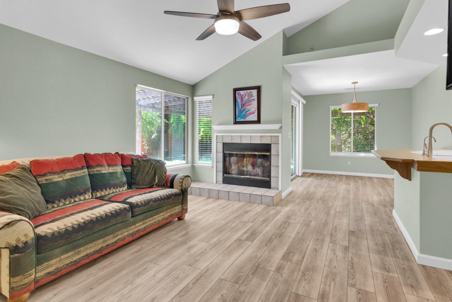 Detail Gallery Image 8 of 26 For 309 Windsor Ct, King City,  CA 93930 - 3 Beds | 2 Baths