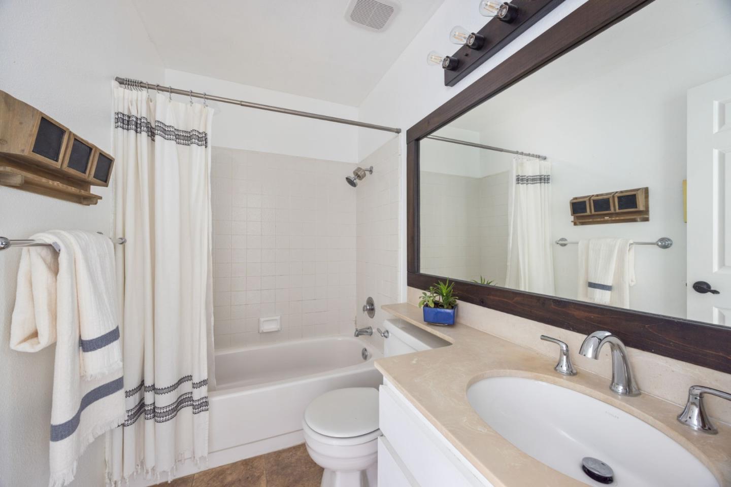 Detail Gallery Image 19 of 27 For 1563 Dorcey Ln, San Jose,  CA 95120 - 4 Beds | 2 Baths